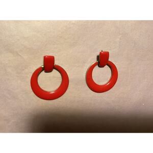 2789 Vintage 1980's 1990's 1 1/2" Bright Red Door Knocker Goldtone Post Earrings